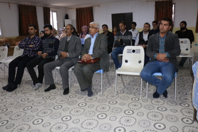 Li kampa Qoştepe Dezgeha X&ecirc;rxwaz&icirc; ya Barzan&icirc; sem&icirc;narek derbar&ecirc; perwerde ȗ xwendin&ecirc; p&ecirc;şk&ecirc;ş kir