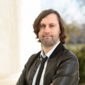 li &Icirc;stenbul&ecirc; hewldana kuştina derh&ecirc;ner&ecirc; S&ucirc;r&icirc; y&ecirc; dijber Mihemed Bayz&icirc;d hatekirin