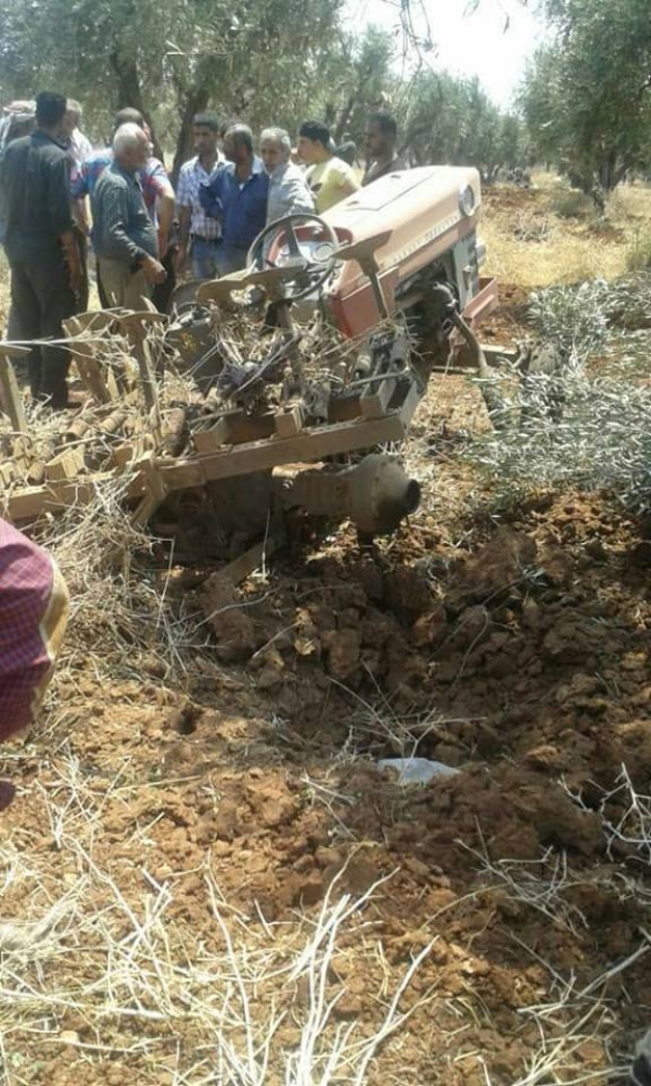 Efr&icirc;n&hellip;Li gund&ecirc; Kefer Sefr&ecirc; may&icirc;nek di traktor&ecirc; de teqiya, welatiyek  bir&icirc;ndar b&ucirc;